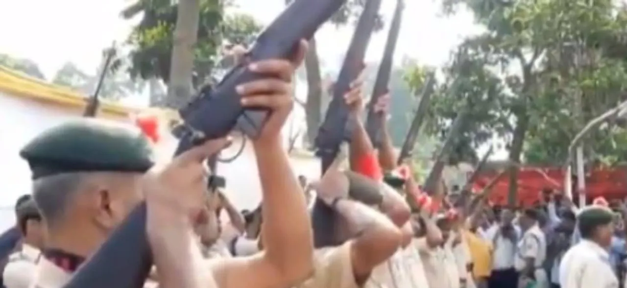 Watch: 21-gun salute not completed as rifles fail to fire at ex-Bihar CM Jagannath Mishra's cremation