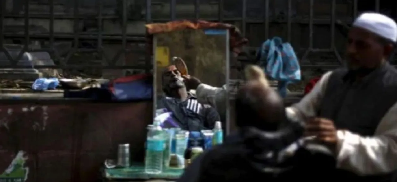 As migrant barbers flee Kashmir post Article 370, locals offering haircut, shaving make fortune