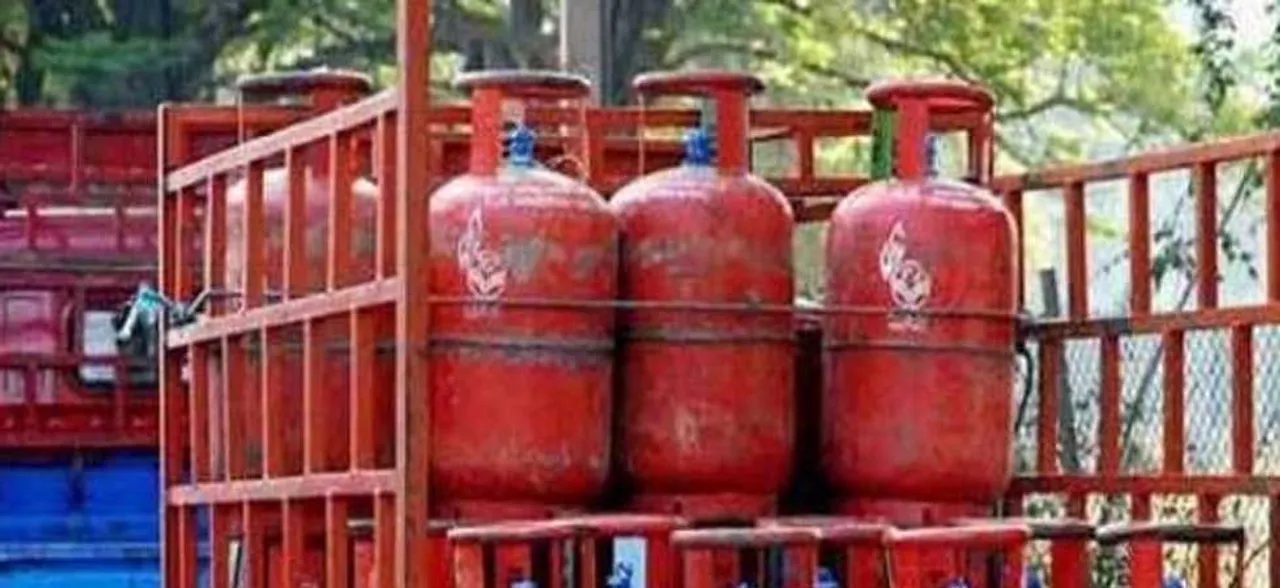 UP police unearths scam in PM Modiâ€™s Ujjwala Scheme, over 4,900 cylinders seized