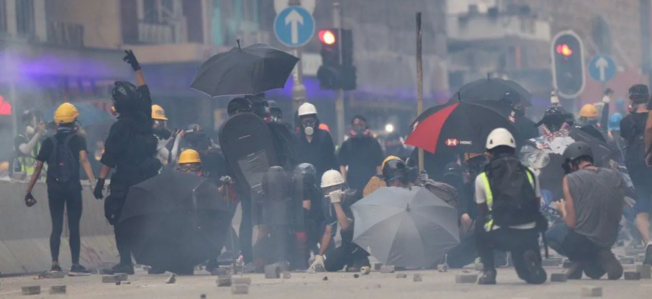 Hong Kong Protests: Police fire tear gas as clashes return to city streets