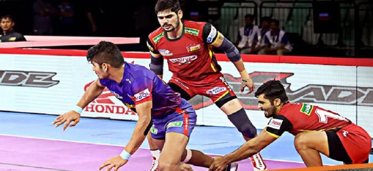 Pro Kabaddi League: Dabang Delhi beat Bengaluru Bulls 33-31