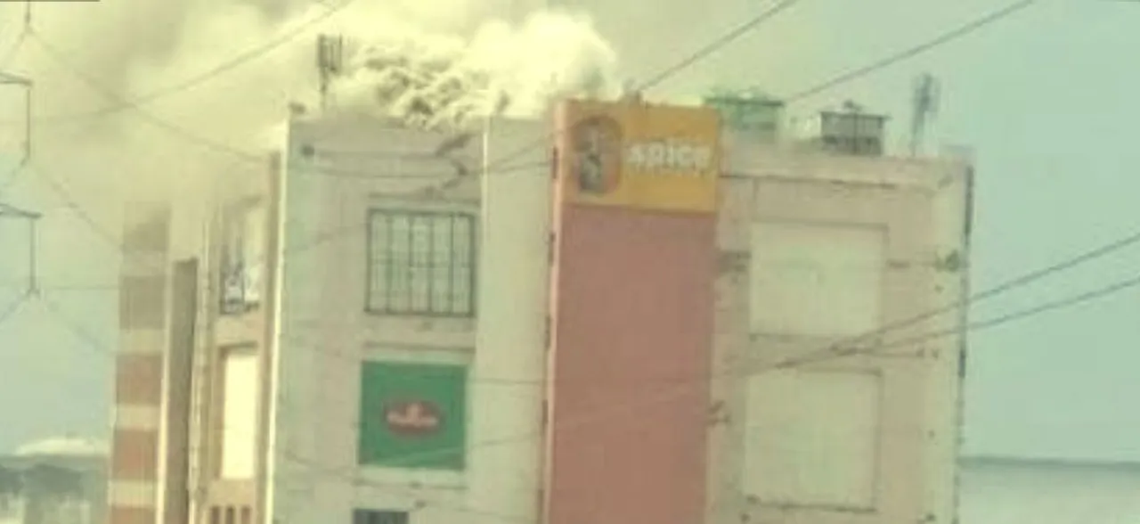 Massive fire breaks out in Noida's Spice World Mall, no injury reported