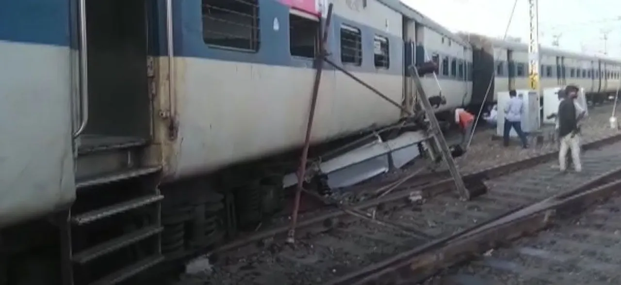4 coaches of train derail at Kanpur Central railway station
