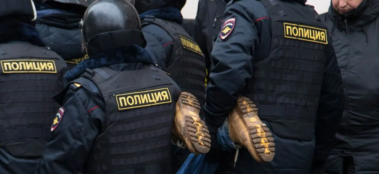 Police Raids Homes Of Opposition Activists Across Russia 