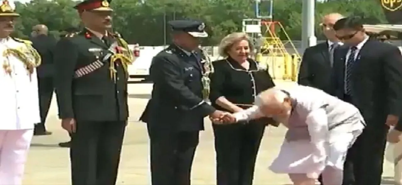 Watch: PM Modi's 'Swachh America' Gesture Wins Hearts, Leaves Officials Stunned In Houston