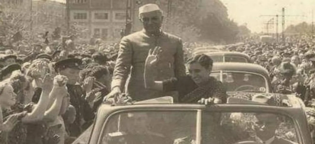 All Agog American Crowd: Nehru's 1956 USSR Visit Is Shashi Tharoor's Counter To 'Howdy, Modi'