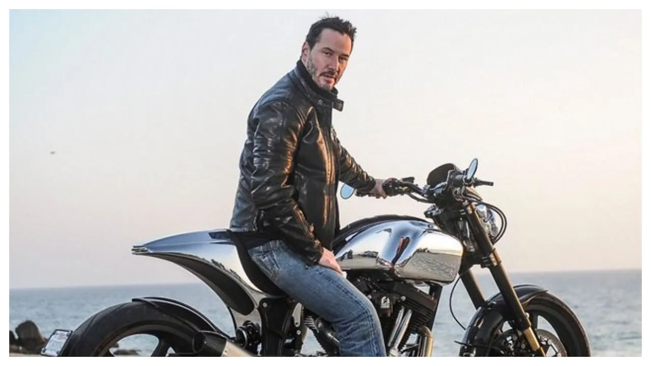 'Matrix 4 Script Very Ambitious: Keanu Reeves