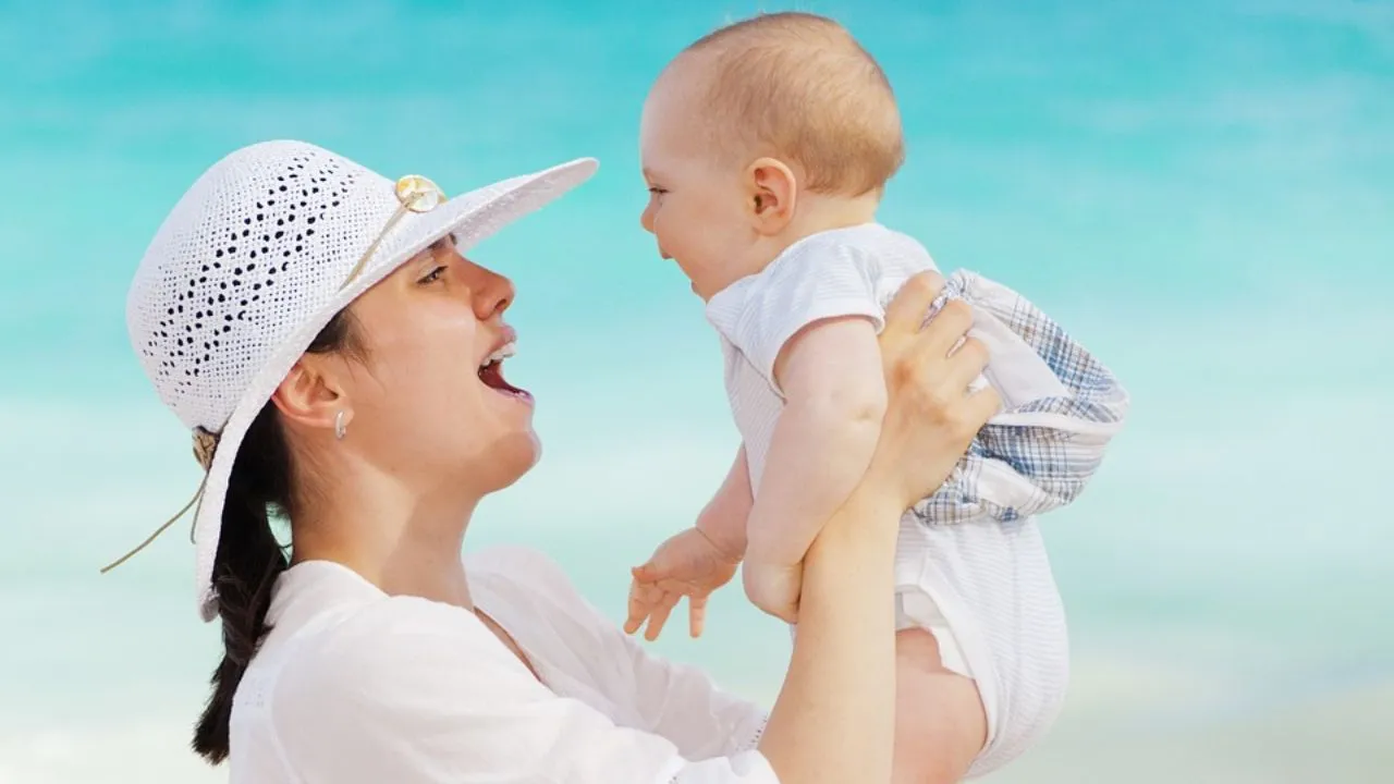 Chemicals Found In Baby-Head Odours May Help Mothers Bond With Infants, Claims Study