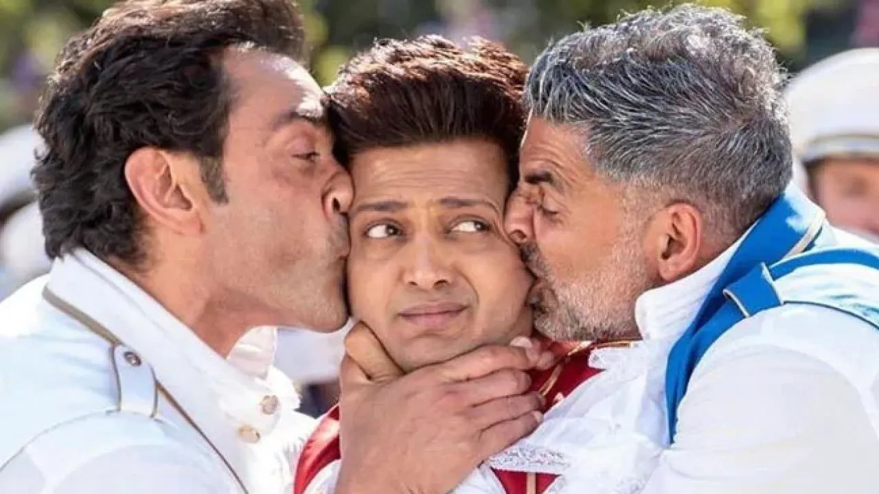 WATCH: Housefull 4 Ek Chumma Song OUT! Akshay, Riteish, Bobby Try All Tricks To Woo Leading Ladies