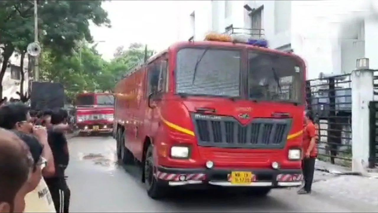 Kolkata: Fire Breaks Out At Baisakhi Mall In Salt Lake, 3 Fire Engines Rushed To Spot
