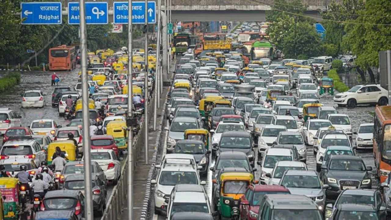 Uber Offers To Run Bike-Taxis During Odd-Even Scheme