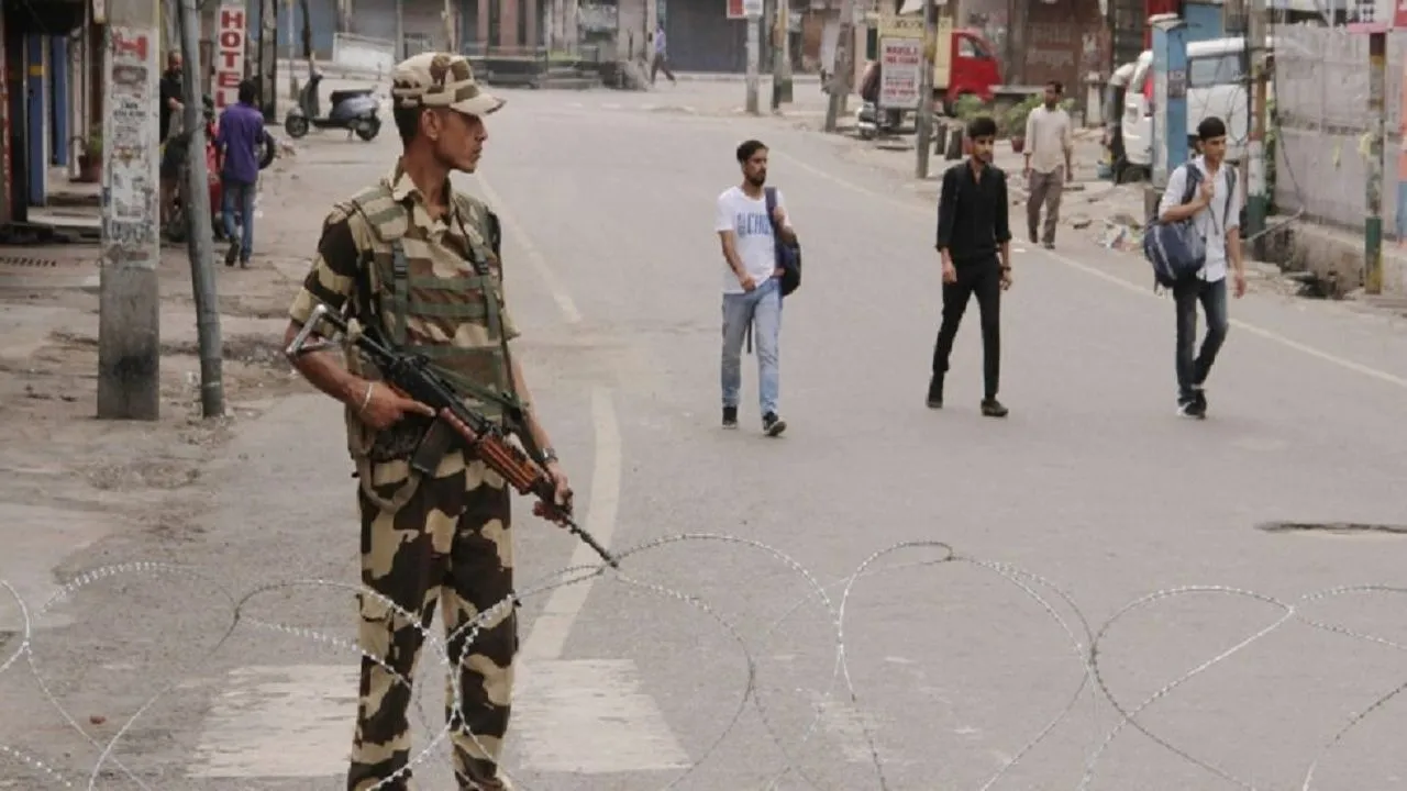 Postpaid Mobile Services Restored In Jammu And Kashmir After 70 Days Of Clampdown