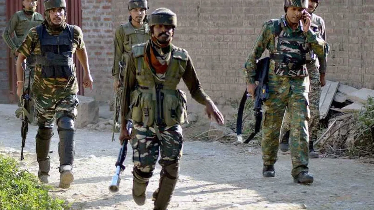 2 Hizbul Mujahideen Terrorists Arrested With AK47 In Kashmir's Ganderbal