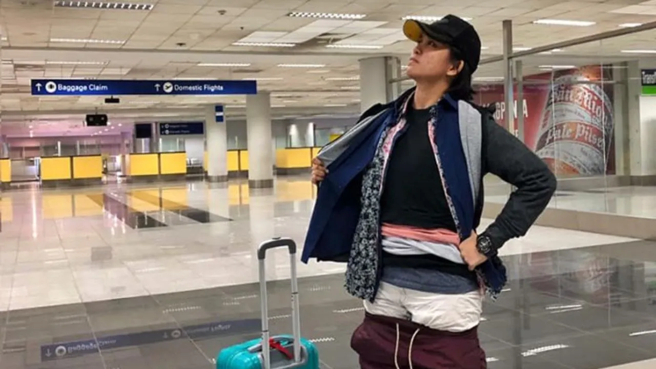 Woman Wears 2.5 Kg Of Clothes To Avoid Paying Excess Baggage Fee