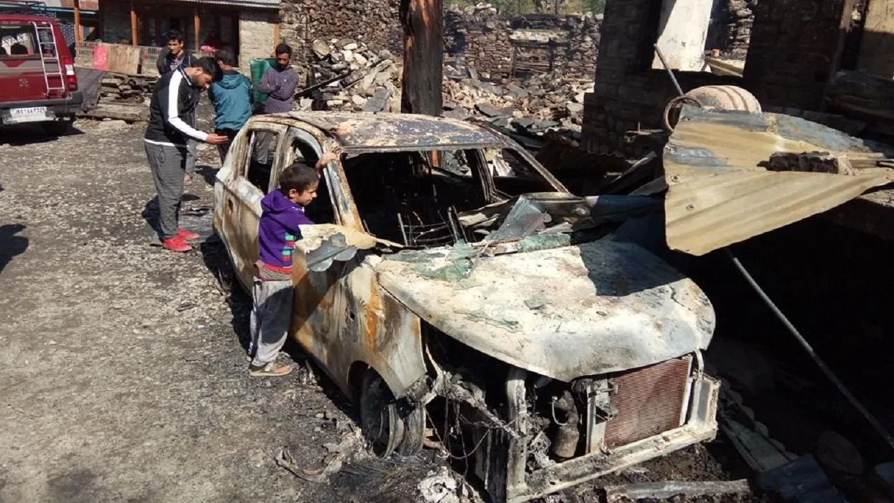 Man killed, Cars Burnt, Houses Damaged In J-Kâ€™s Tangdhar In Pakistanâ€™s Unprovoked Firing