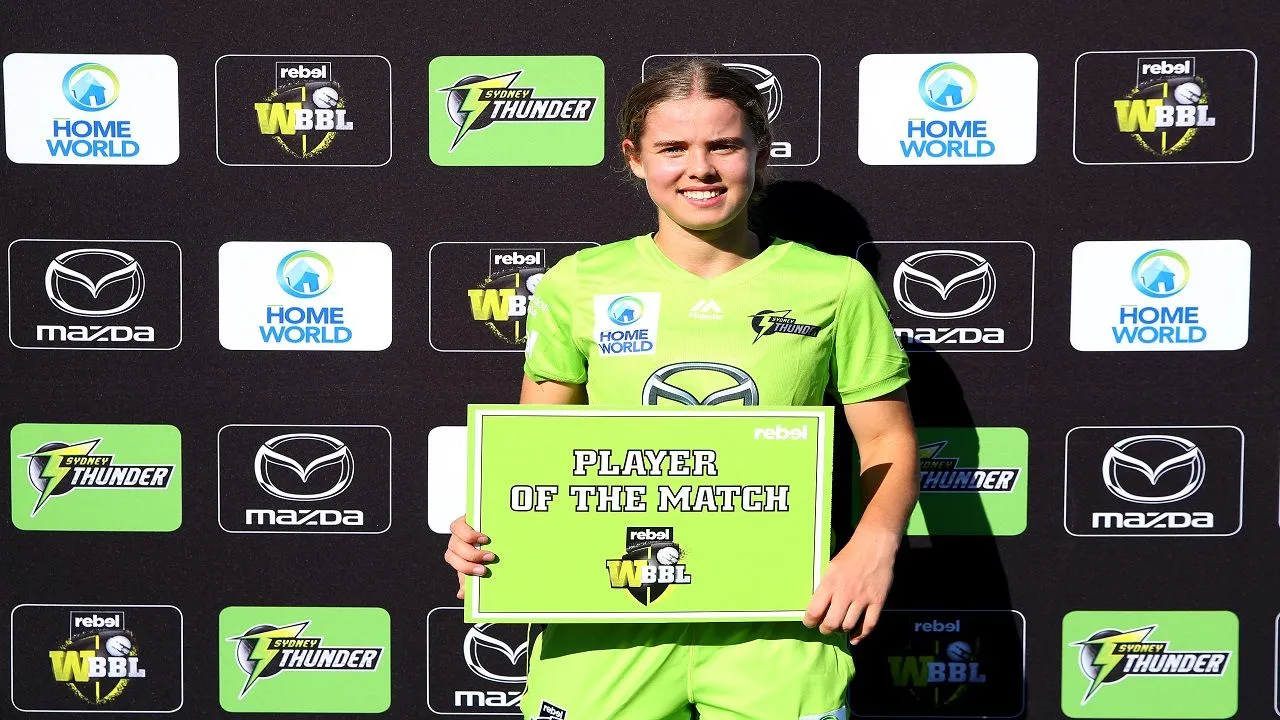 At 16 Years And 185 Days, This Girl Creates New Record In Women's Big Bash League