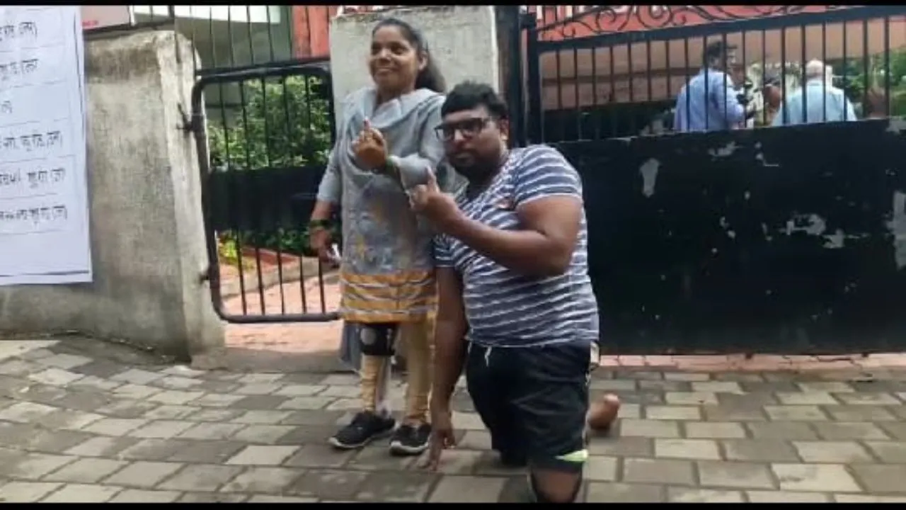 Meet Devshankar And Panna - Divyang Voters Defying Odds To Cast Votes For Last 20 Years 