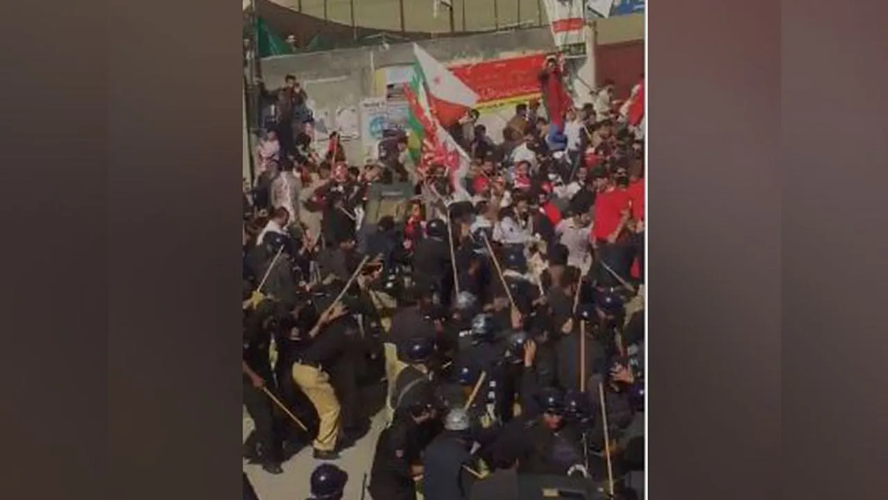 Two Dead, Several Injured After Police Lathicharge Protesters In PoKâ€™s Muzaffarabad During Rally