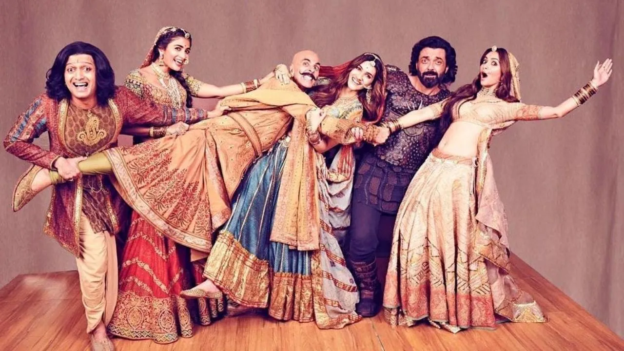 Housefull 4 Twitter Review: Akshay Kumarâ€™s Film Is A Complete Laughter Riot