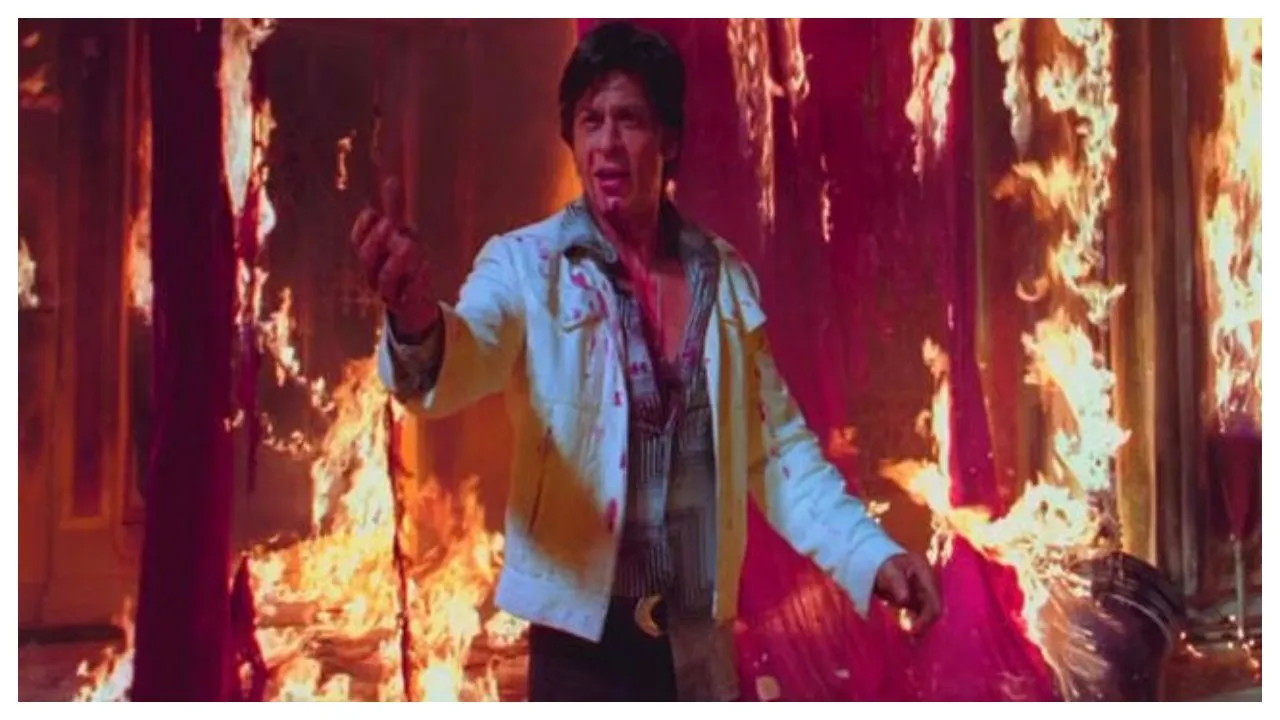 Shah Rukh Khan Rescues Aishwarya Rai's Manager From Fire At Big Bâ€™s Diwali Bash, Sustains â€˜Minor Burnsâ€™  