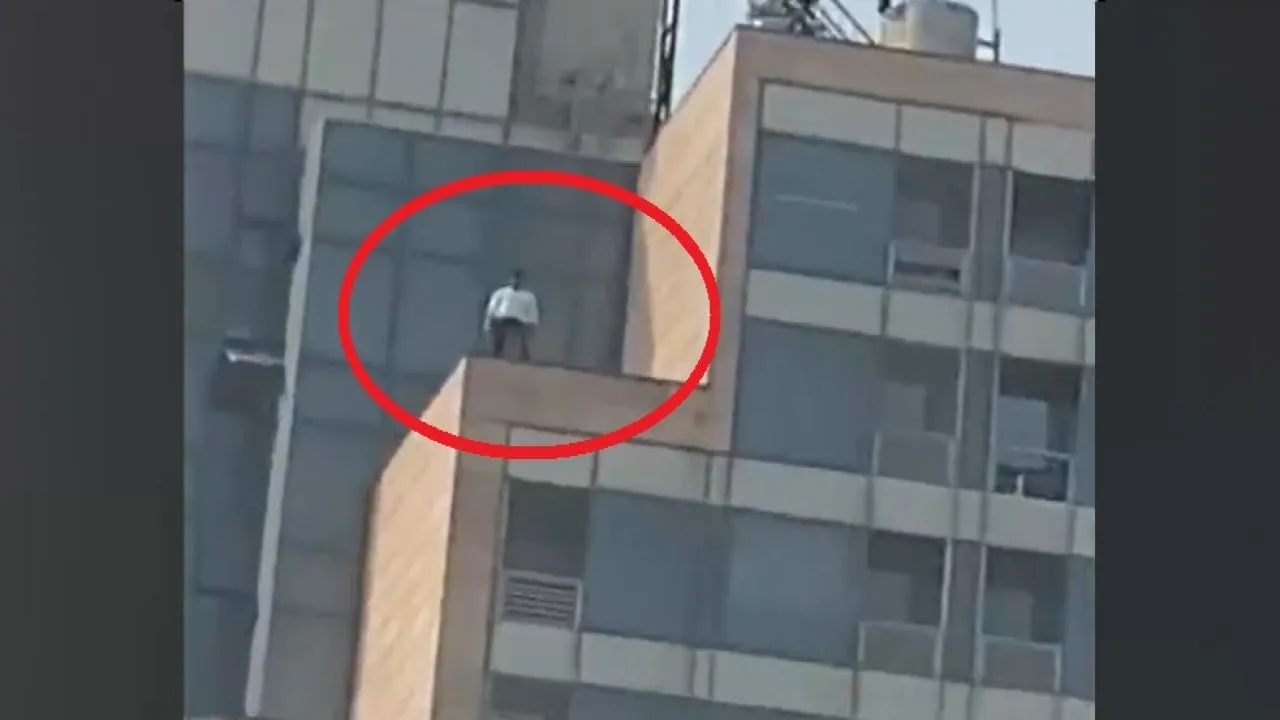 Tis Hazari Clashes: After Self-Immolation Attempt By Colleague, Lawyer Threatens To Jump Off Rohini Court Building