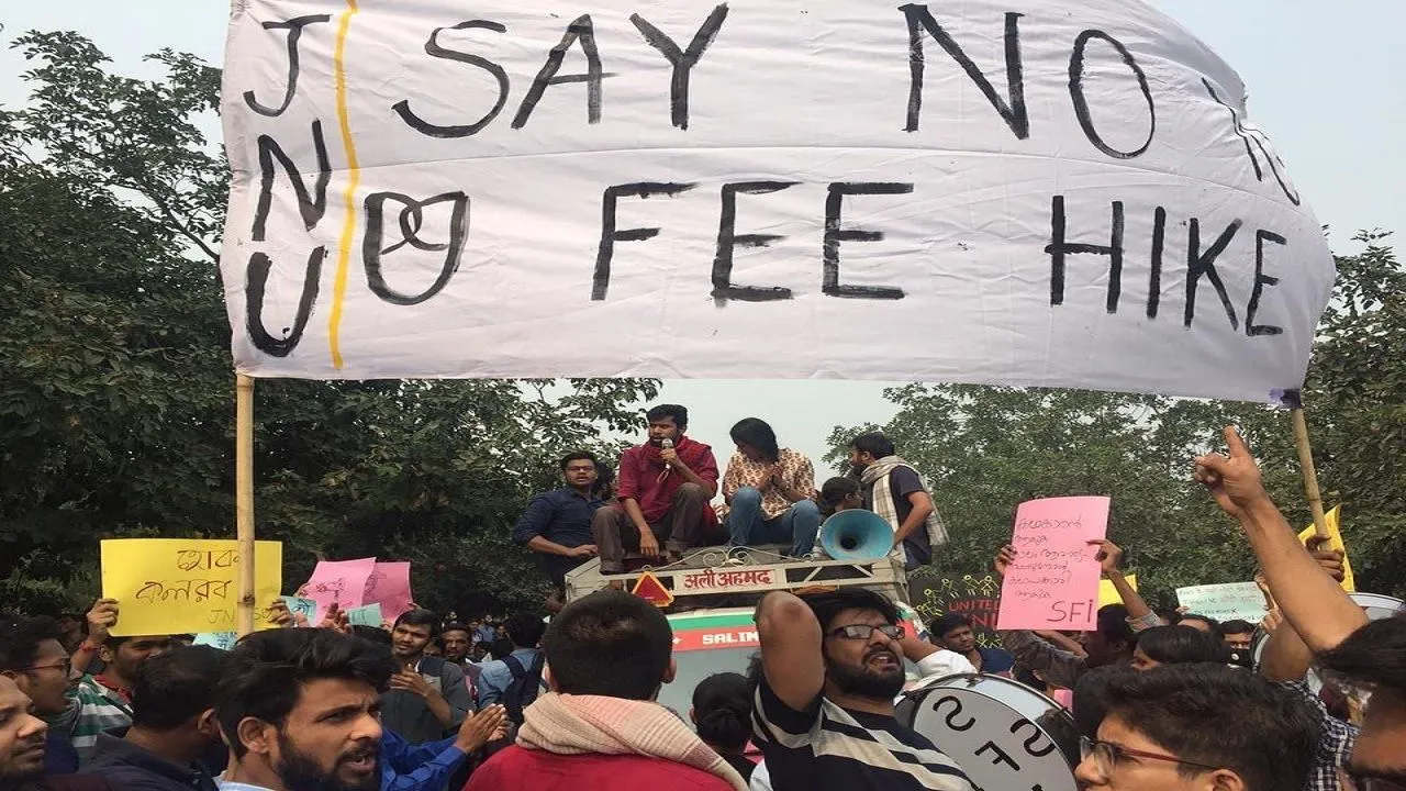 Students On Streets, JNU Conducts Convocation With Short Speech By Venkaiah Naidu