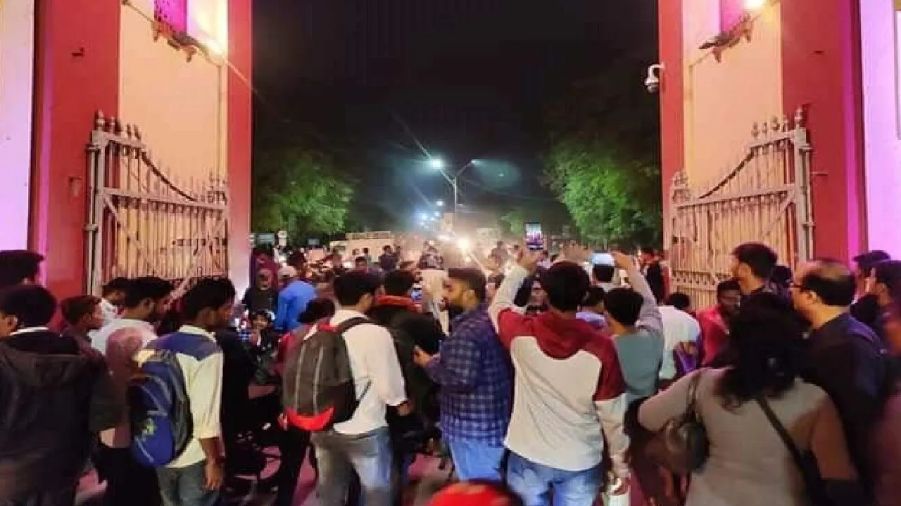 Petrol Bombs, Stones Hurled As Two Student Groups Clash At BHU Campus