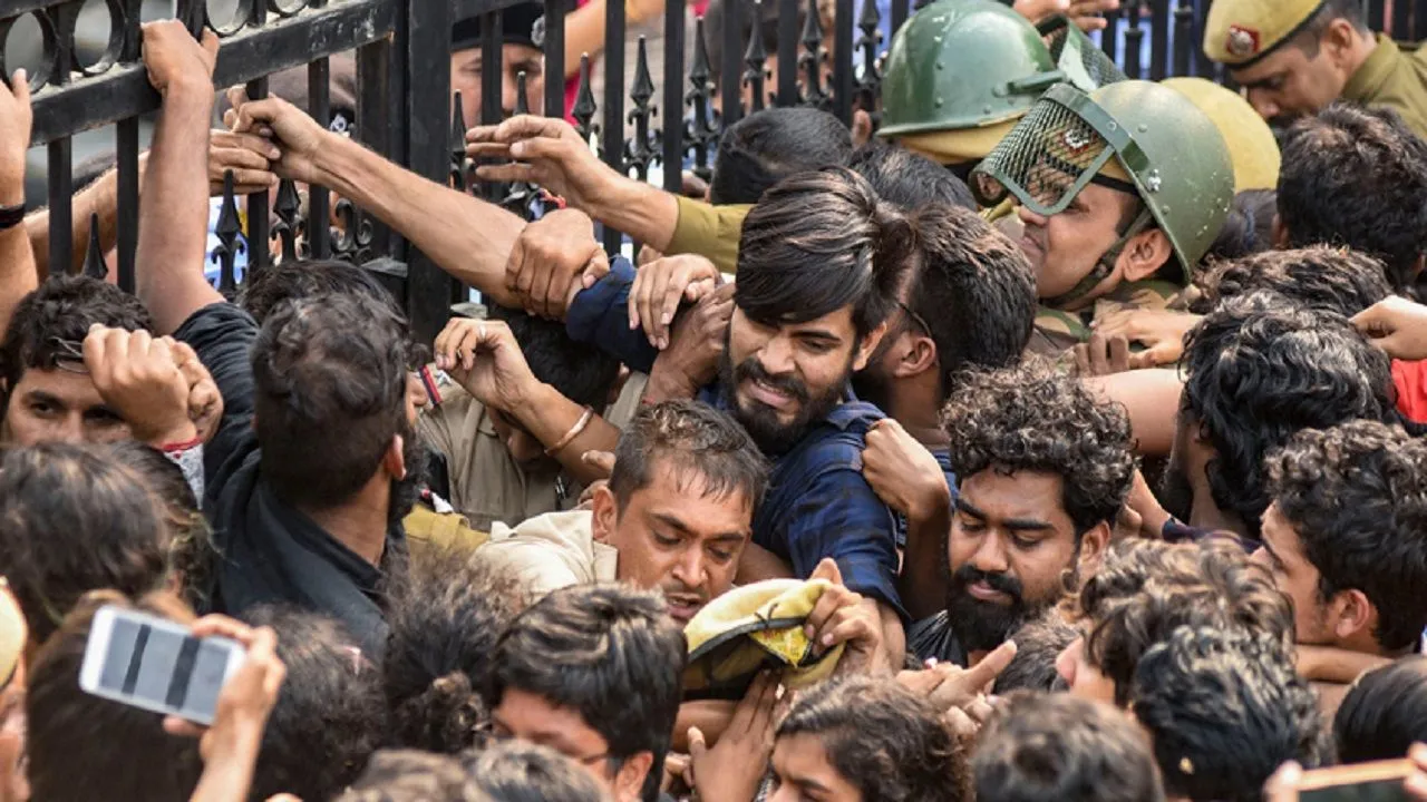JNU Announces Partial Rollback In Fee Hike: Why Students Still Not Happy?