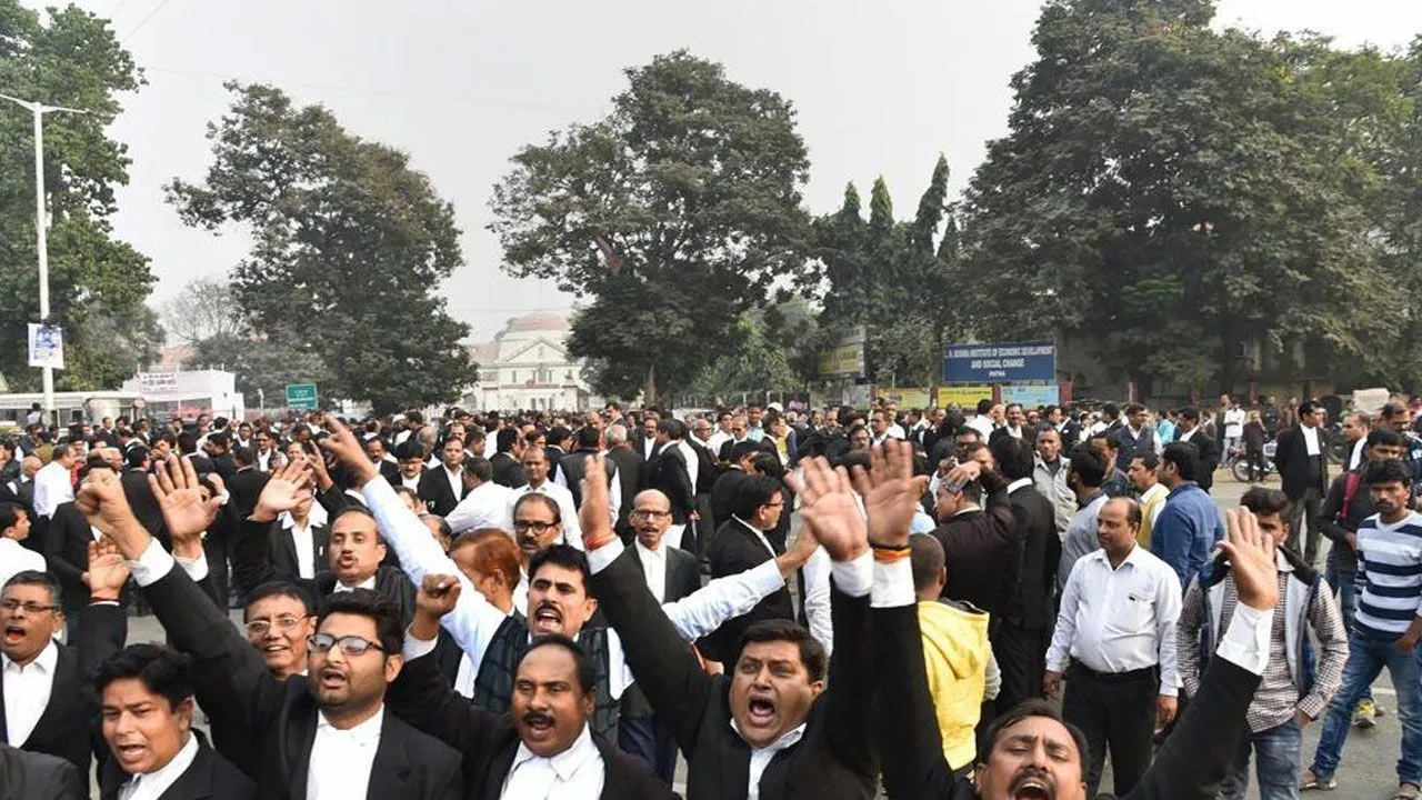 Tis Hazari Clash: Delhi Lawyers Call Off Strike, To Resume Work From Today
