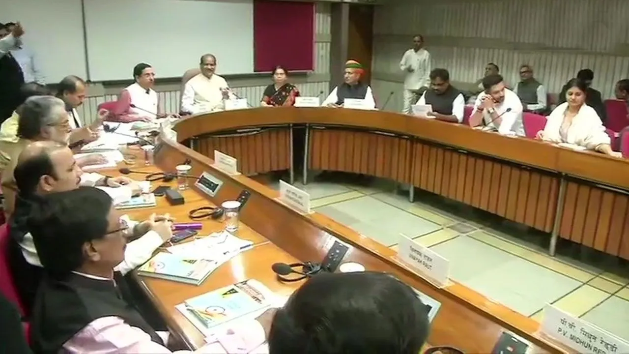 Lok Sabha Speaker Appeals To Parties For Cooperation For Smooth Winter Session