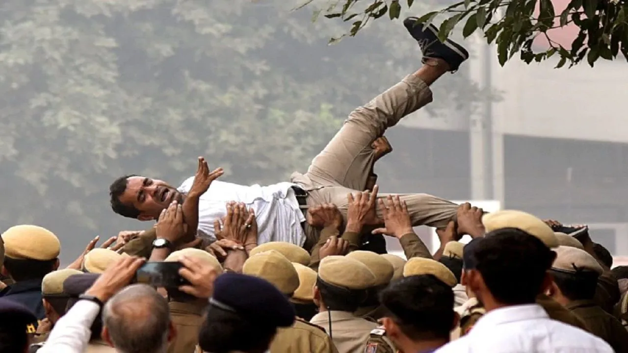 JNU Protest: Delhi Police Denies Using Water Cannons, Teargas, Lathicharge Against Students 