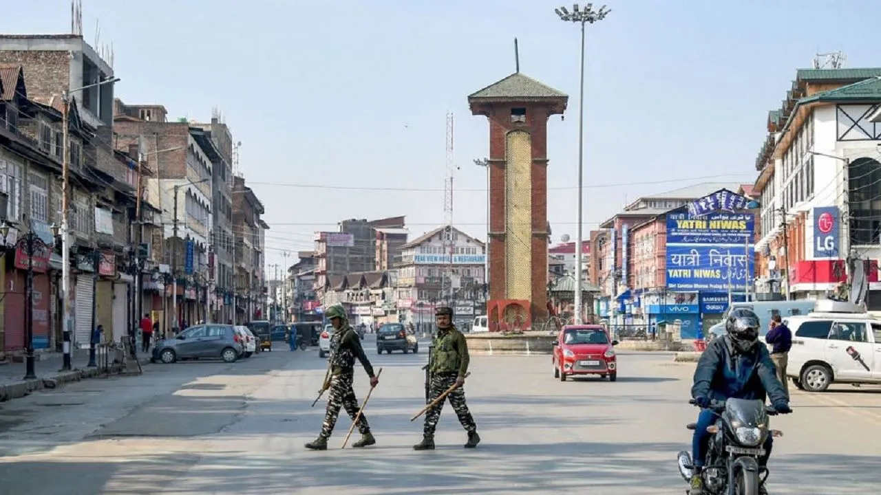 Jammu And Kashmir: Shops, Business Establishments Closed For Third Consecutive Day