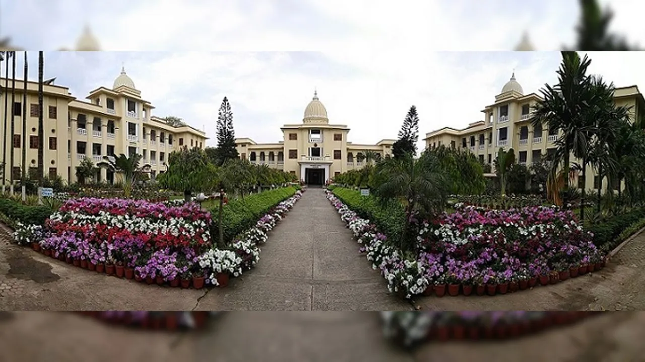 Amid BHU Row, Bengalâ€™s Belur Ramakrishna Mission College Appoints Muslim To Teach Sanskrit