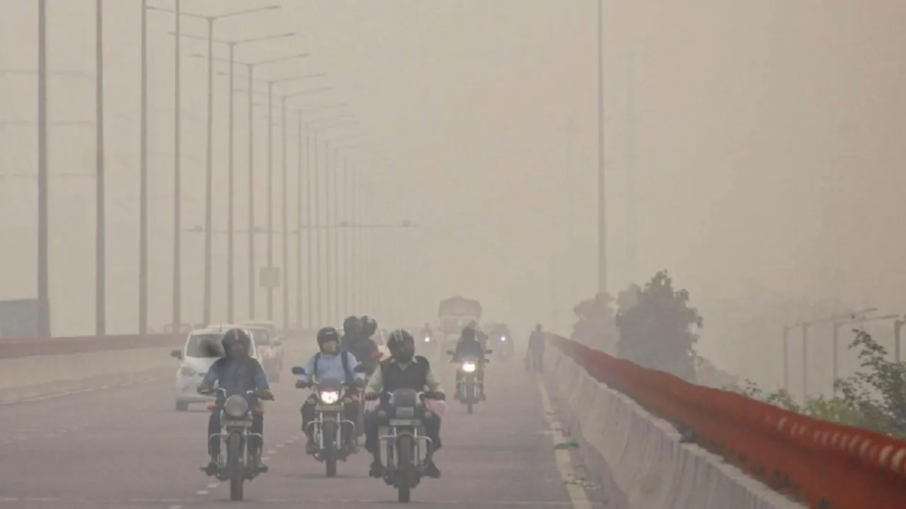Delhi: Over 5 Lakh Litres Of Water Sprinkled In 2 Days To Reduce Dust Pollution