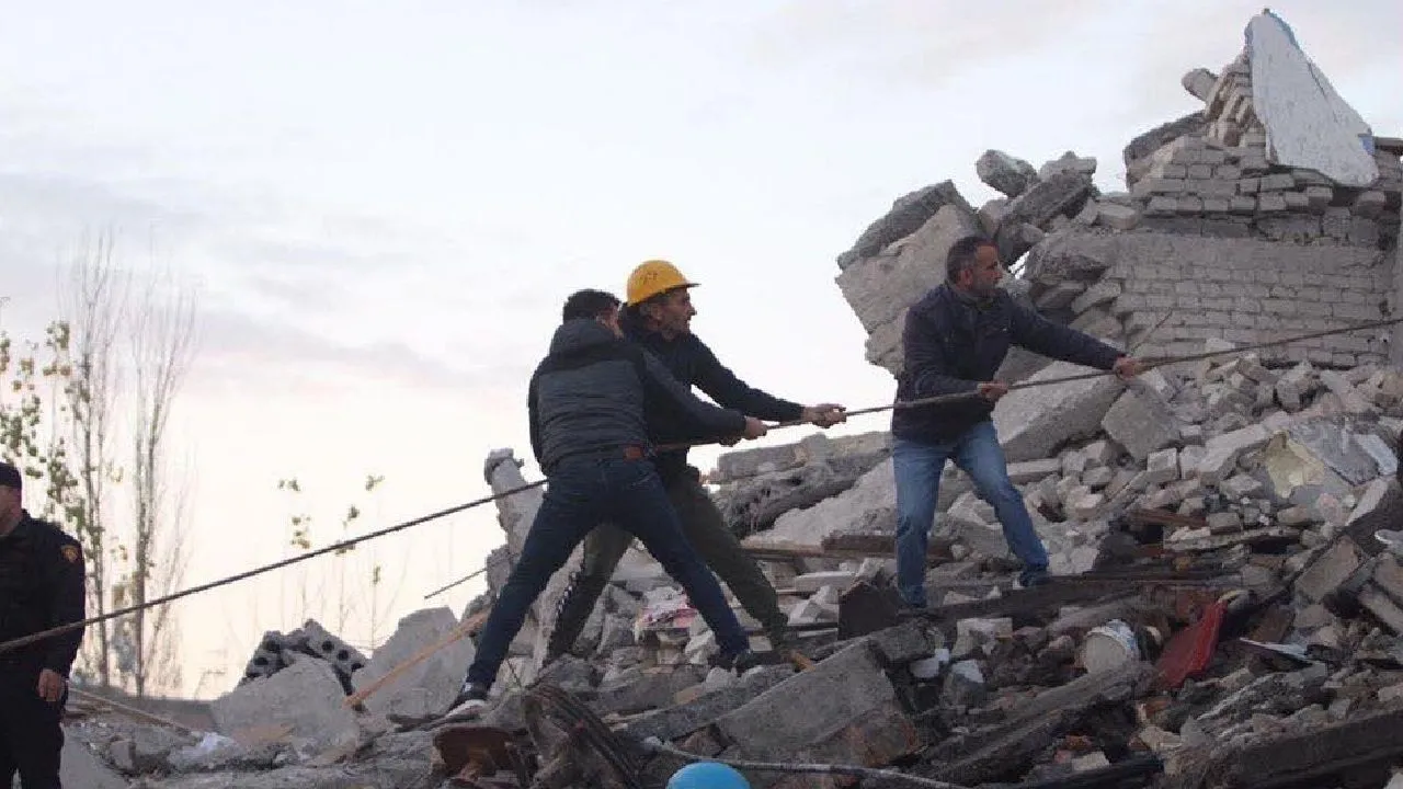 Massive Albanian Earthquake Kills 16, Rescuers Hunt For Survivors