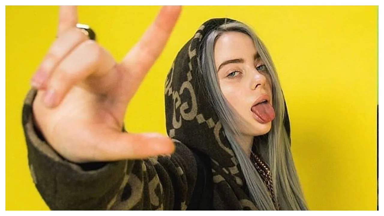 Real Reason Why Billie Eilish Choose To Wear Oversized, Baggy Clothes Is Actually Very Sad