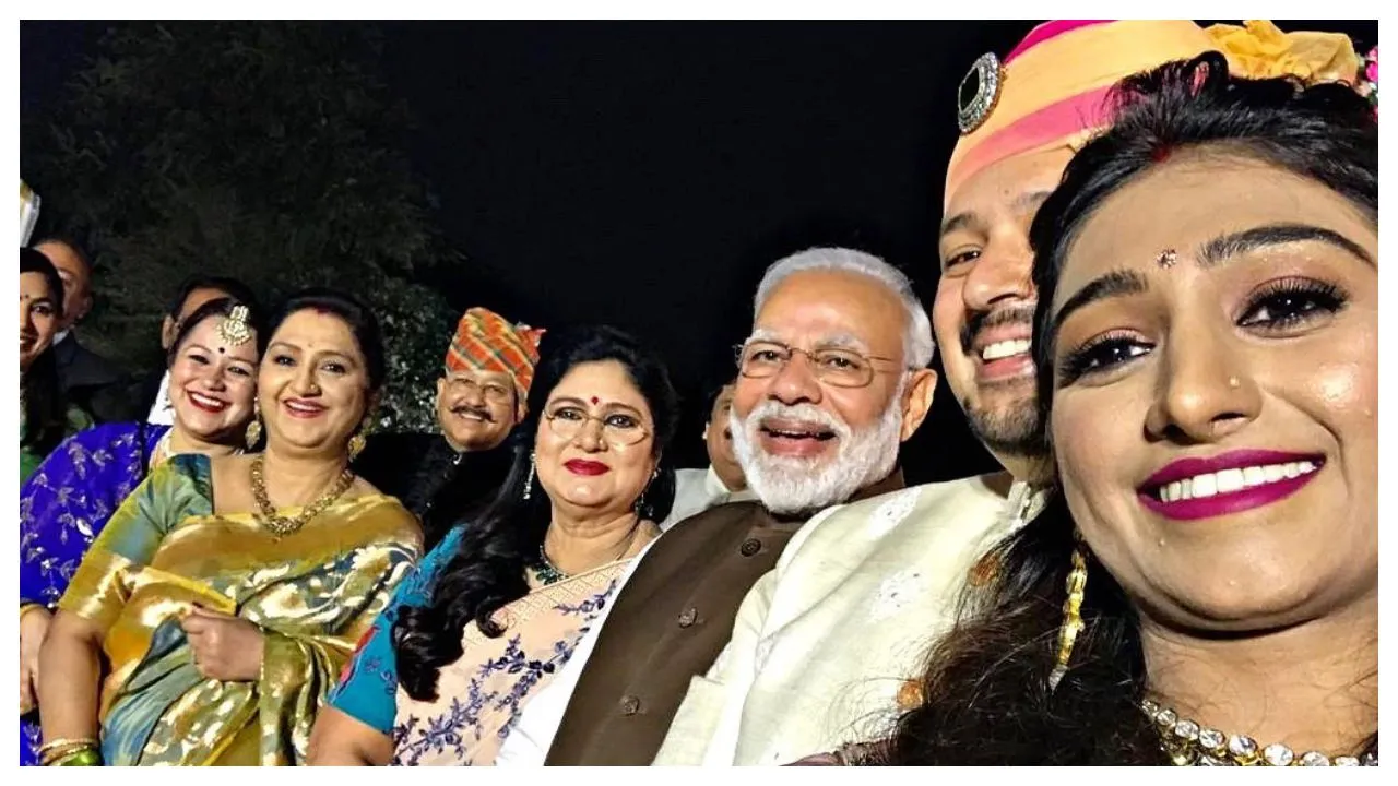 PM Modi Makes Surprise Visit At 'Yeh Rishta Kya Kehlata Hai' Mohena Kumari Singh's Wedding Reception, View Pics