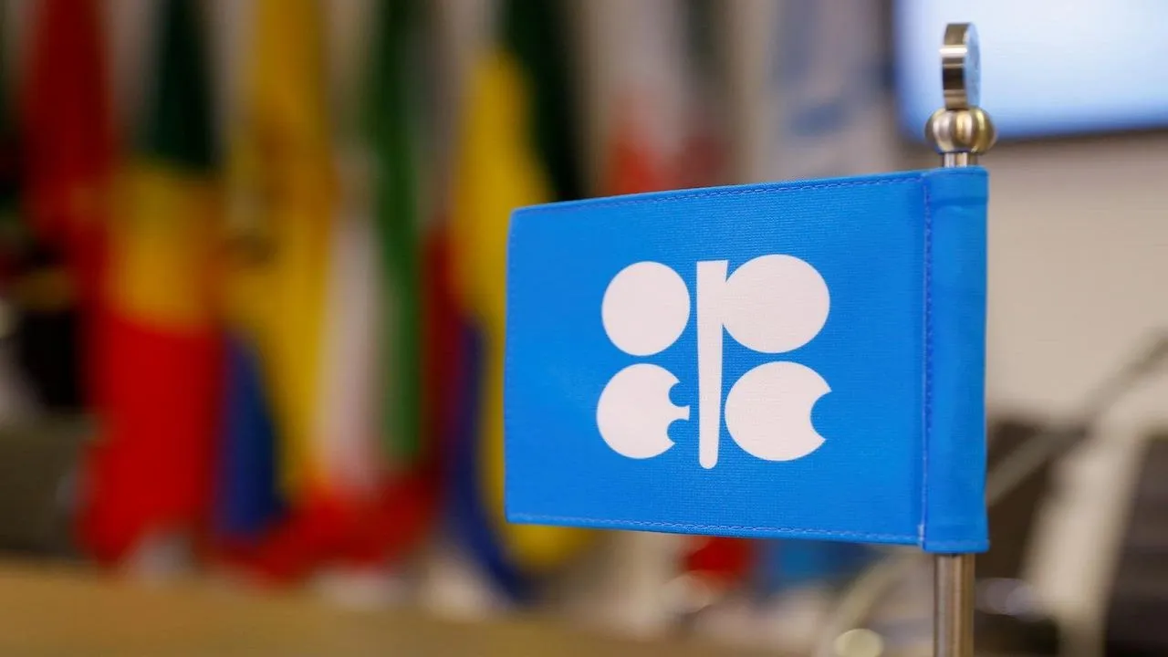 OPEC Agrees Oil Output Cuts After Much 'Brain Squeezing' 