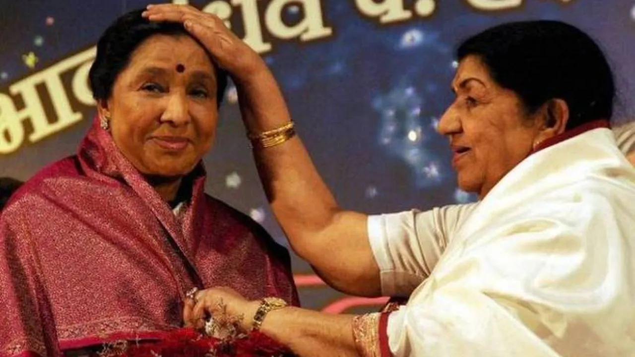 Asha Bhosle Gets Emotional As Lata Mangeshkar Returns Home After 28 Days 