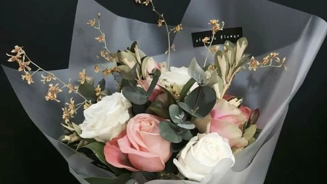 Ouch! Welcome Bouquet With Plastic Wrapping 'Costs' Civic Official Rs 5,000