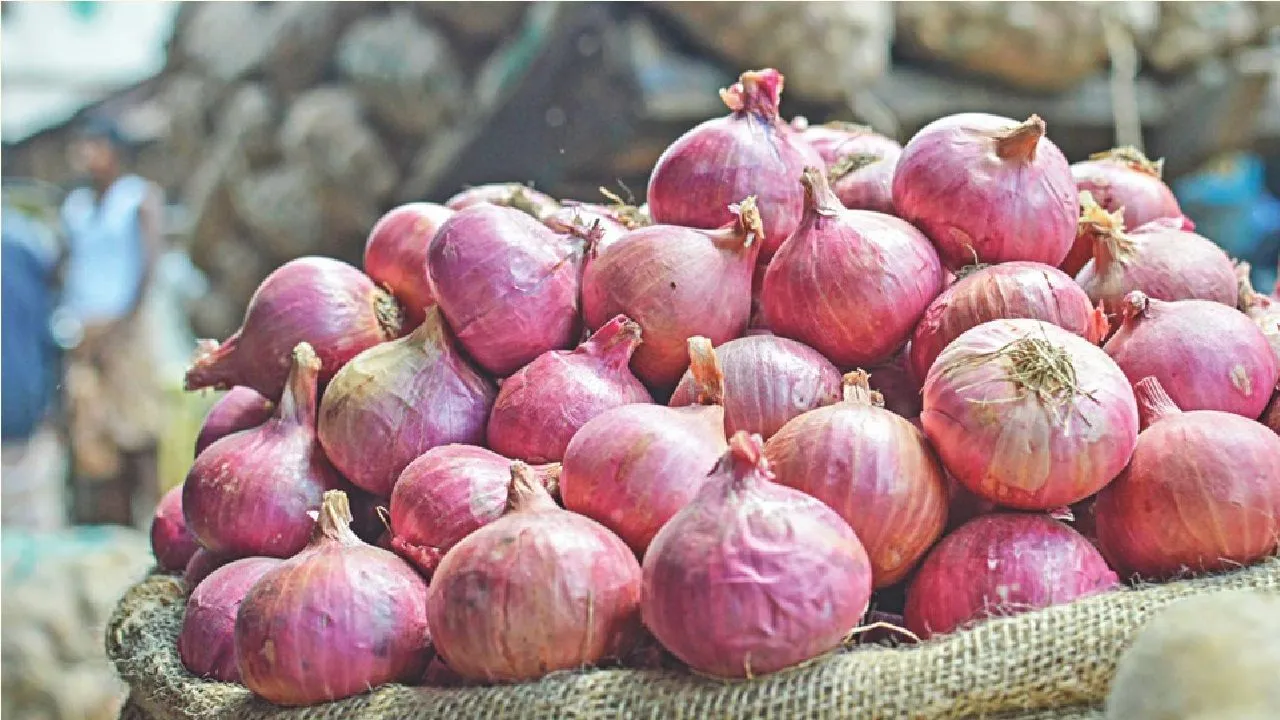  Two Detained Over Theft Of Onions Worth Rs 20,000