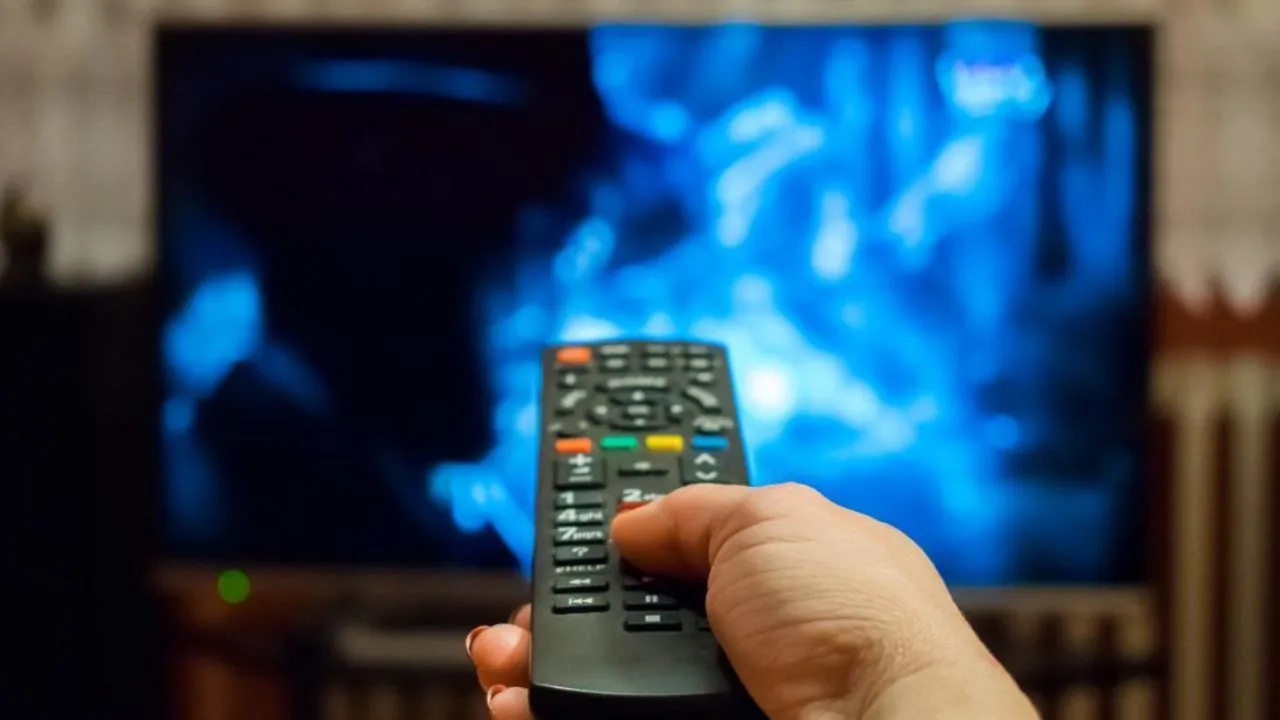 Television Watching Strongly Linked To Higher Risk Of Childhood Obesity: Study