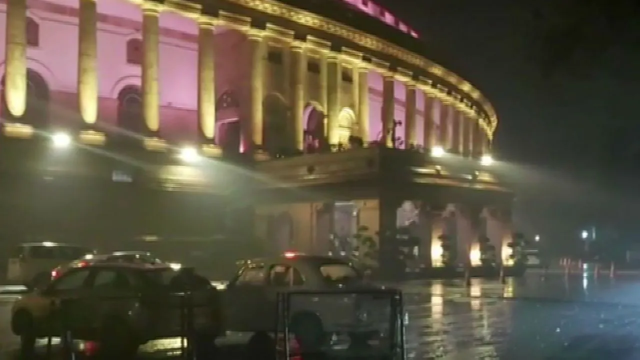Delhi Receives Light Rains, Air Quality Still 'Severe'