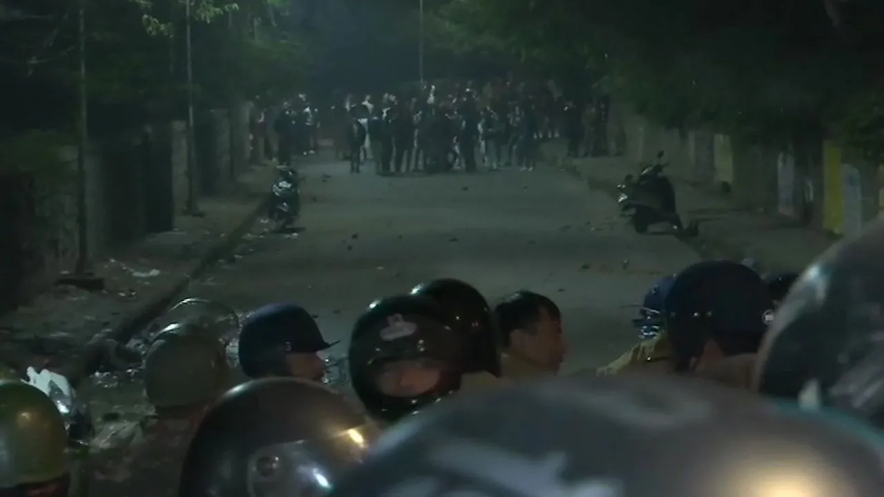 Delhi Police Forcefully Entered The Campus, Beat Students And Staff: Jamia Proctor
