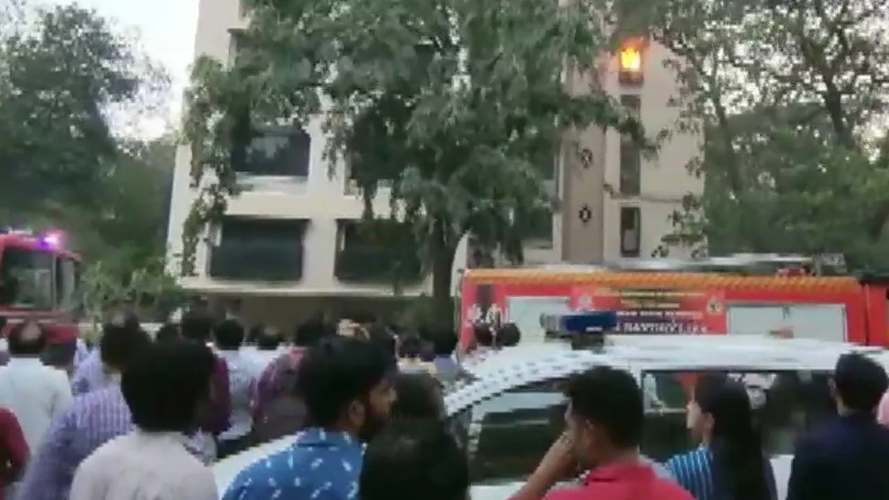Fire Breaks Out At Building In Mumbaiâ€™s Ghatkopar East, 5 Fire Tenders Rushed To Spot
