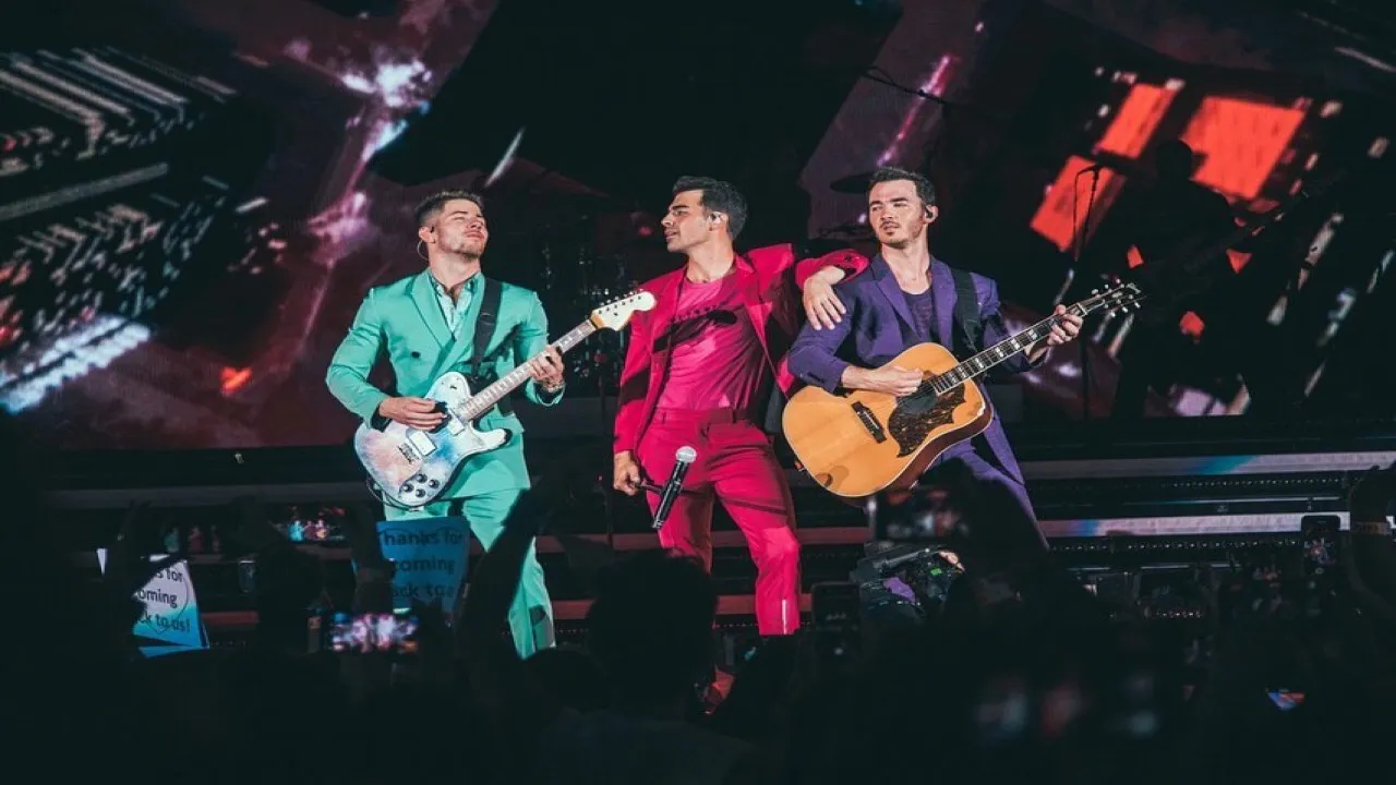 Nick Jonasâ€™ â€˜Happiness Beginsâ€™ Become Most Successful Concert Tour; Rakes THIS Whopping Amount In Four Months
