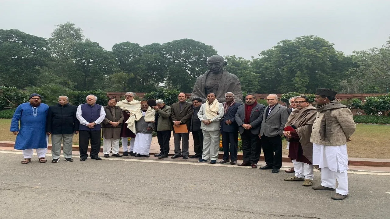 Citizenship Act: Congress Chief Sonia Gandhi Leads Opposition Delegation To Meet President