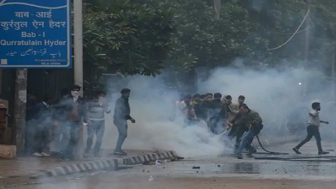 Delhi HC Agrees To Hear Plea Seeking Fact-Finding Committee To Probe Jamia Violence
