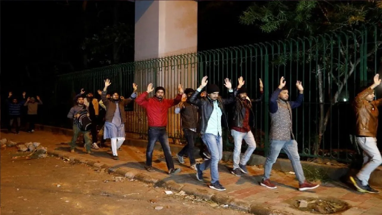CAA Protests: Delhi HC Refuses To Grant Interim Protection From Arrest To Jamia Students