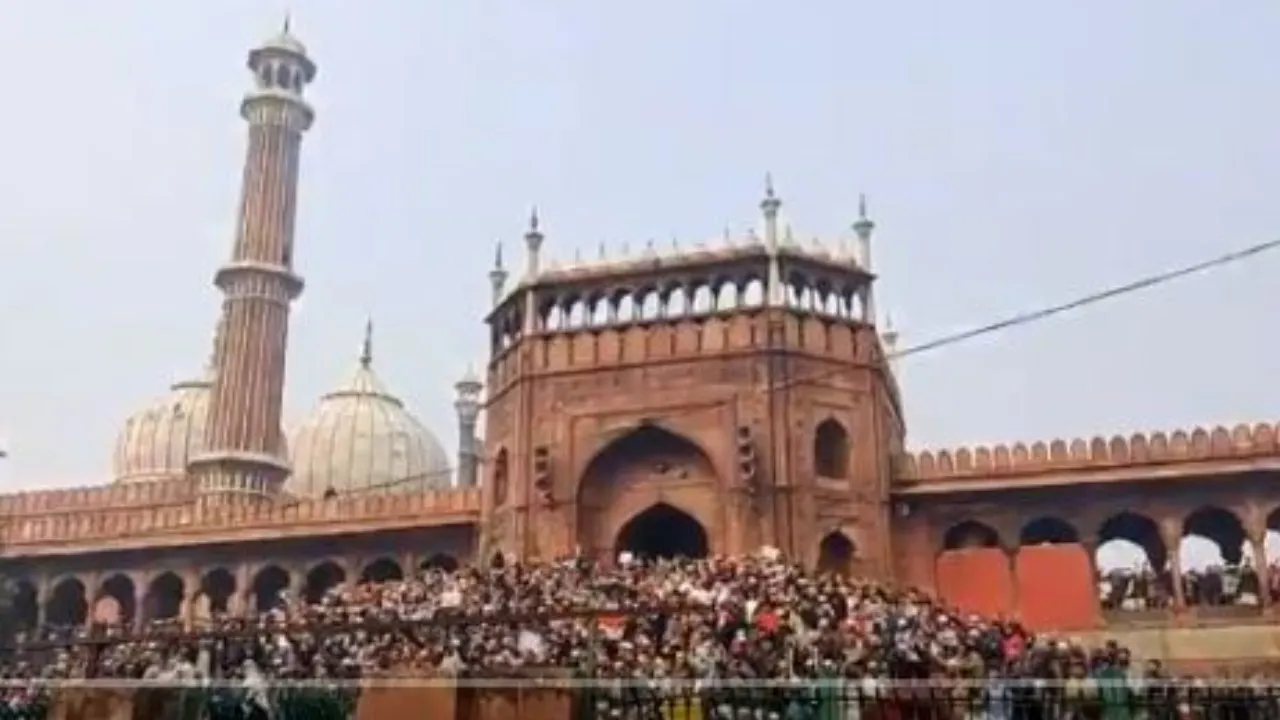Massive Citizenship Protests On Steps Of Delhi's Jama Masjid, Bhim Army Chief In Crowd  